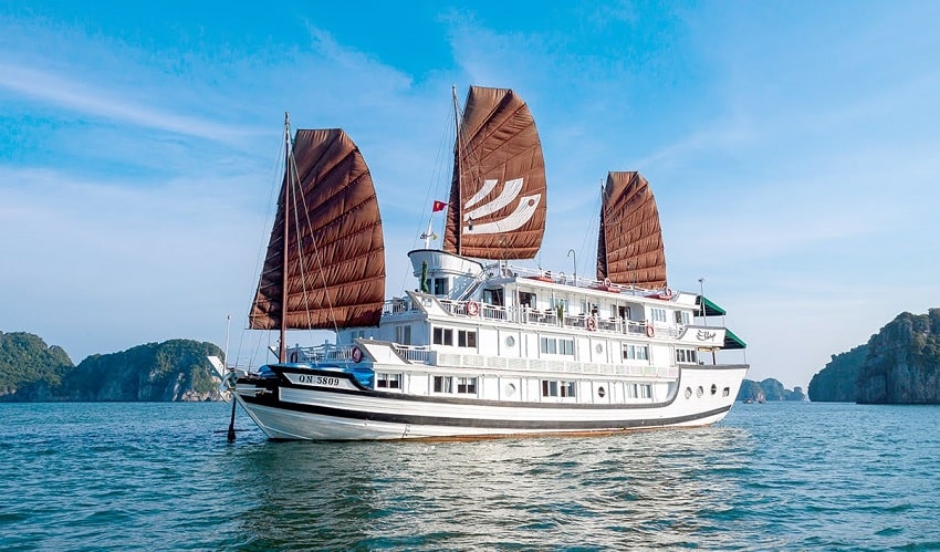 Du Thuyền Hạ Long Bhaya